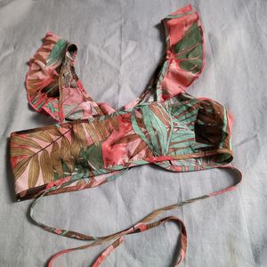 SHEIN Floral Printed Bikini Top