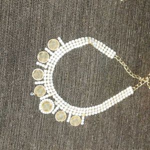 Bueatiful Necklace With Stone