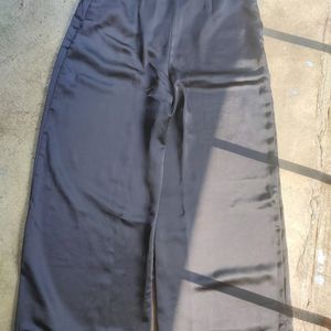 H & M Trouser 70 % Off