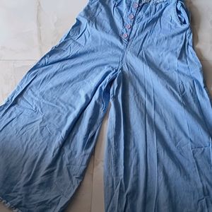 denim trouser with good condition, two pockets