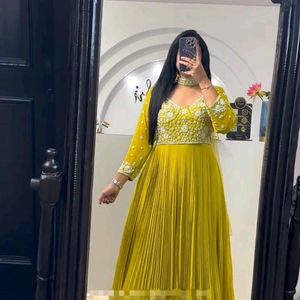 Embroidered Gown Yellow 🟡 For Festive Nd Wedding!