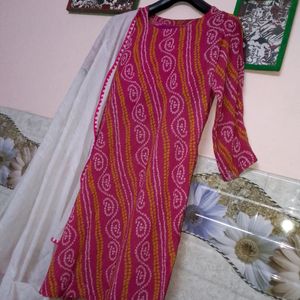 Bandheej Kurti Set With Tasle Duppta