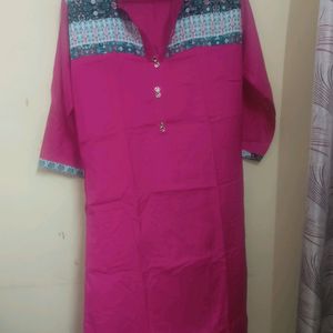 Majanta Kurta Women