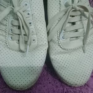 White Shoe's From Max