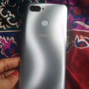 oppo phone 1 years old proper working