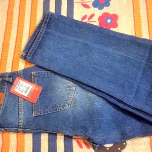 High-waisted Straight Jeans