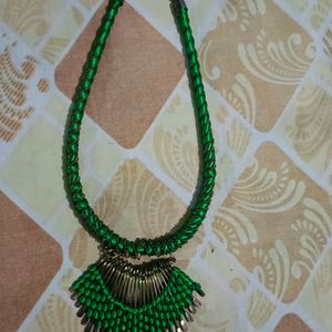 Green Neckpiece To Be Worn With Saree