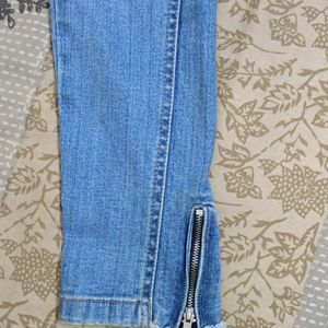 Skin Fit Distressed Jeans For Women