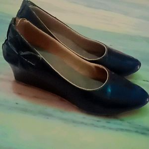 Used Black Leather Bellies For Women Size 7