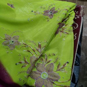 I'm Selling The Gorgeous Saree Of Gujarat.