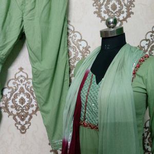 Kurta And Palazzo Set With Dyed Dupatta