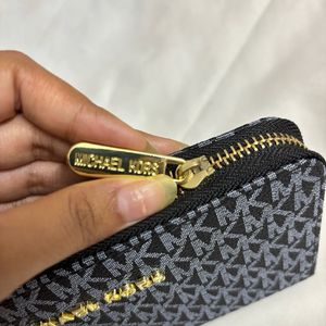 🔥 Your First Branded Clutch❤️