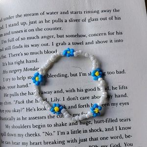 Flower Beaded Bracelet