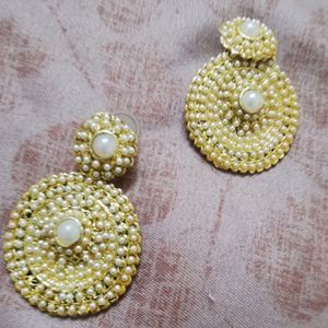 White Pearl Necklace And Earrings Set