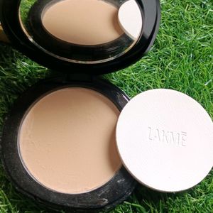 Lakme Ultimate Glam Compact