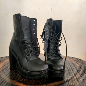 Women Long Boots(Price Negotiable)