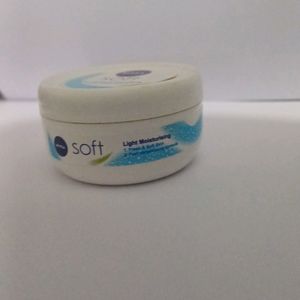 *NEW* Nivea Soft Cream