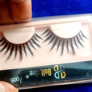 Eyelash New With Freebie