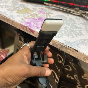 R1s Selfie Stick With flashlight