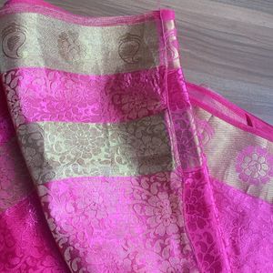 A Beautiful Pink Saree With Blouse(XL Size)