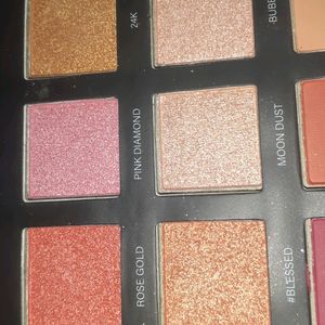 Huda Eyeshadow Palette