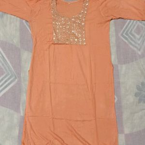 Women Embroidered Straight Kurta