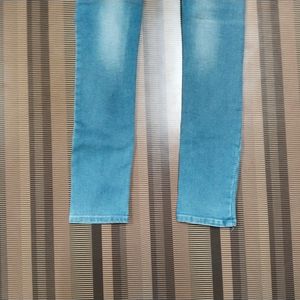 U-54 Size 30 Slim Fit Women Denim Jeans