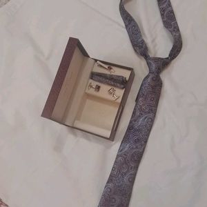 Park Avenue Tie