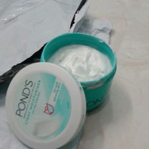 Ponds Light Moisturizer