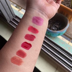 Set Of 5 Branded Lipsticks + Free Lip Tint ♥️