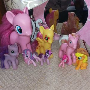 Unicorn Family 8 Pieces