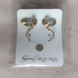 This Beautiful Pair Of Stud Is Totally Unused