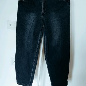 Black High-waisted Jeans