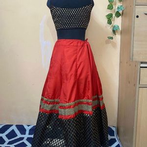 Beautiful Red Sil Lehnga Choli