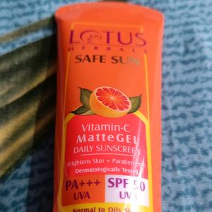 Lotus Daily Use Vitamin C Matte Gel Sunscreen 🧴