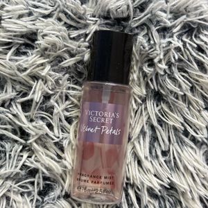 Victoria Secret Velvet Petals Mist