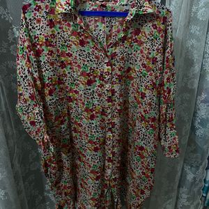 T.U Floral Top, Size Fit 50 Bust