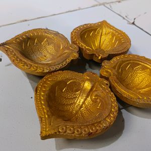 Pack Of 4 Golden Diyas 🪔