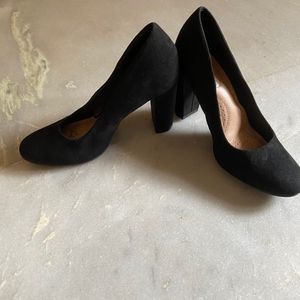 Stunning Black Pumps In Very Good Condition