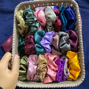 50 Bow And Scrunchies