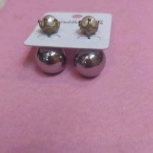 Stylish Black N White Pearl Studs For Girls