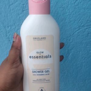 Oriflame Glow Essentials Shower Gel With Vitamin E