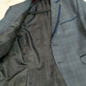 GREY SLIGHTLY CHECKERED BLAZER SET