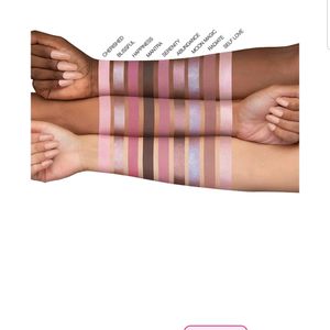 Huda Beauty Rose Quartz Eyeshadow palette