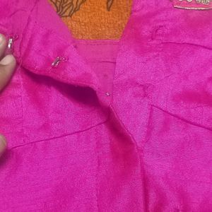 Pink Blouse For Women With Sleeves Of Works