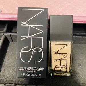 Nars Light Reflecting Foundation