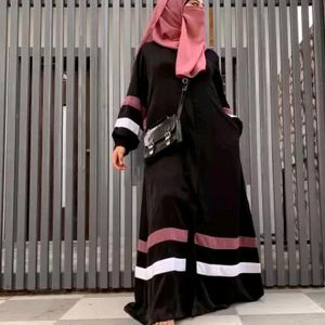 Abaya Wit Colur Detailing