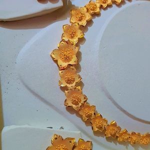 Beautiful flower one gram gold polish necklace set