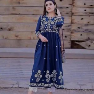 Aagyeyi Superior Women Kurta Sets