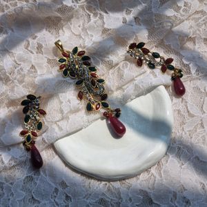 Maroon Pendant Earrings Set With Box